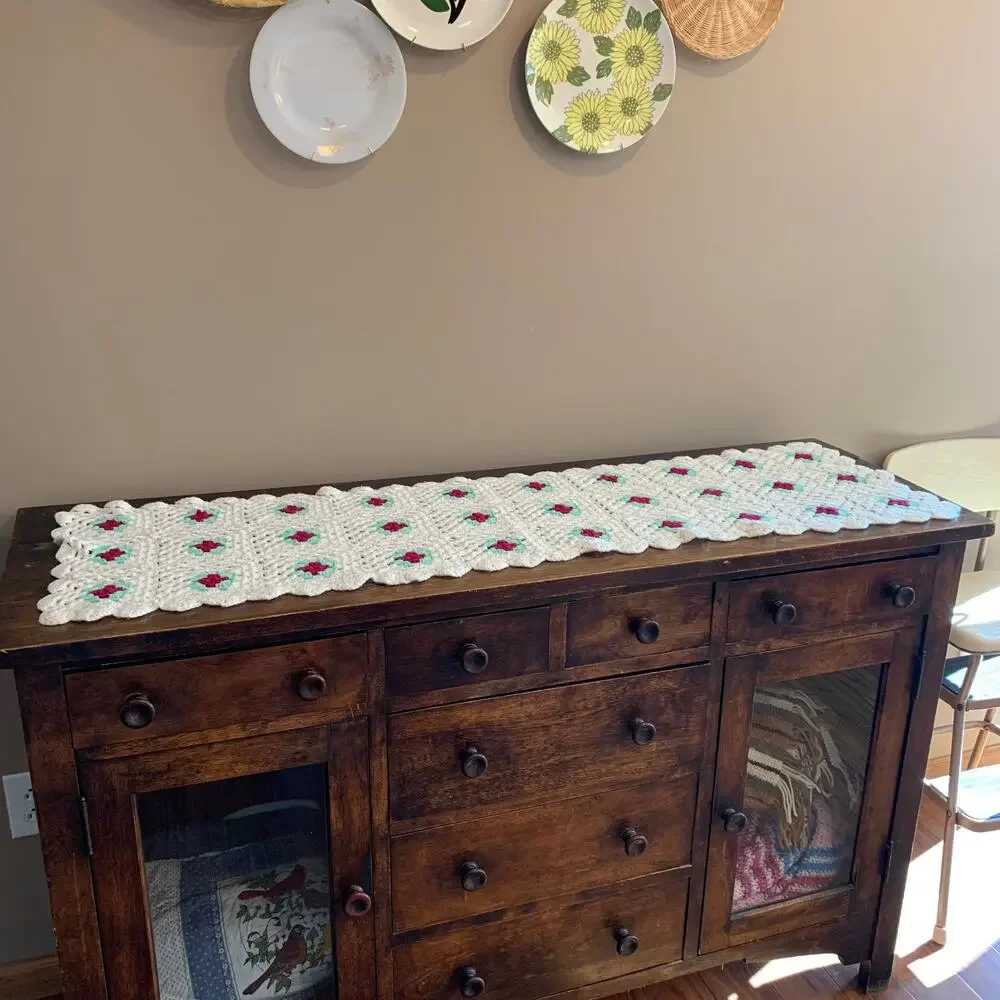 Vintage handmade crochet  rose flower table runner‎ cottagecore granny decor